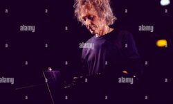 Έφυγε από τη ζωή ο κιθαρίστας και πληκτράς των THE CURE Perry Bamonte.