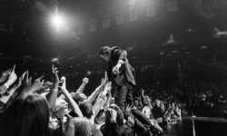 Κυκλοφόρησε το “Live God” των Nick Cave & The Bad Seeds – Η βραδιά που συγκλόνισε τον Bob Dylan