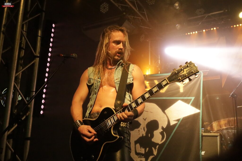 ENFORCER Live-@-Athens-Extreme-Festival-Day-1-credits-Panagiotis-Papandreopoulos