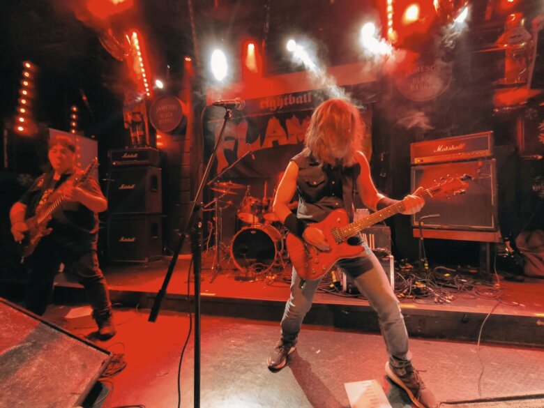 Ανταπόκριση: FLAMES w/ End of Dawn, Malleus @ Eightball Club, Θεσσαλονίκη (07/12/2025)