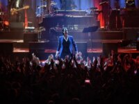 Nick Cave & The Bad Seeds: Η Wild God Tour είναι μια πραγματική τελετουργία.
