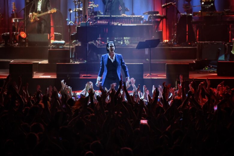 Nick Cave & The Bad Seeds: Η Wild God Tour είναι μια πραγματική τελετουργία.