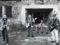 ROYAL ALTAR παρουσιάζουν νέο video – διασκευή στο “Rich Men North Of Richmond”