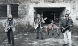 ROYAL ALTAR παρουσιάζουν νέο video – διασκευή στο “Rich Men North Of Richmond”