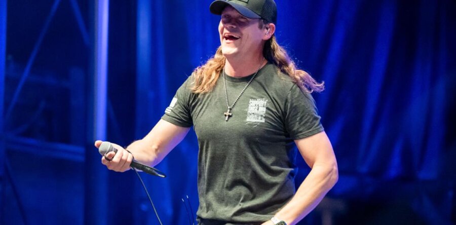 Πέθανε ο Brad Arnold, τραγουδιστής των 3 Doors Down, σε ηλικία 47 ετών…