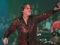 BOSTON: Απεβίωσε ο τραγουδιστής Tommy DeCarlo