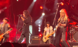 ALICE COOPER: Έκανε την έκπληξη διασκευάζοντας το “Smells Like Teen Spirit” των NIRVANA (Βίντεο)