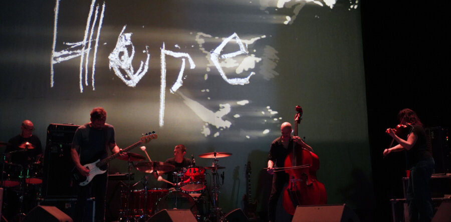 Ανταπόκριση: Godspeed You! Black Emperor @ Floyd, Αθήνα (16/04/2026)