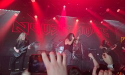 NEVERMORE: Πρώτη εμφάνιση με τη νέα σύνθεση!Δείτε πώς ήταν το reunion στη σκηνή! (Βίντεο)