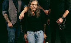 V/K PROJECT: «Δεν αξίζει να τραγουδήσω ούτε νότα χωρίς την ενέργεια του κοινού!»