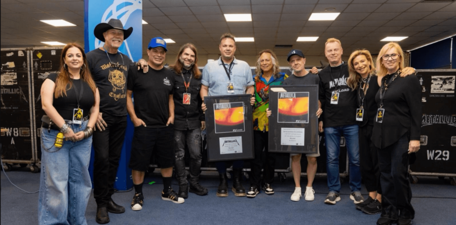 METALLICA: Πλατινένια απονομή για το “Reload” στο ΟΑΚΑ λίγο πριν τη μεγάλη συναυλία!