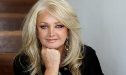 Σε κρίσιμη κατάσταση η BONNIE TYLER: Σε τεχνητό κώμα η θρυλική τραγουδίστρια