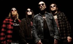 Bath Bloody Bath: Πως ένα project κατέληξε σε death metal υπερδύναμη