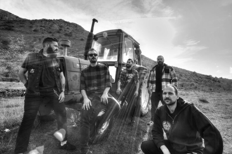 Το νέο album των desert punkers Κροταλίας με τίτλο “Ενός Λεπτού Σιγή”, κυκλοφόρησε από τη The Lab Records
