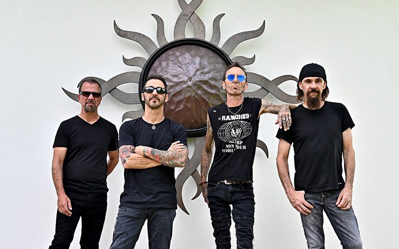 Αφιέρωμα Godsmack: Standing alone, out of line, making enemies cryin’ like bitches!