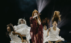 Ανταπόκριση: EJEKT Festival με FLORENCE & THE MACHINE, Suede, Holly Humberstone, Elena Leoni @ Telekom Center P5, Μαρούσι (14/07/2026)